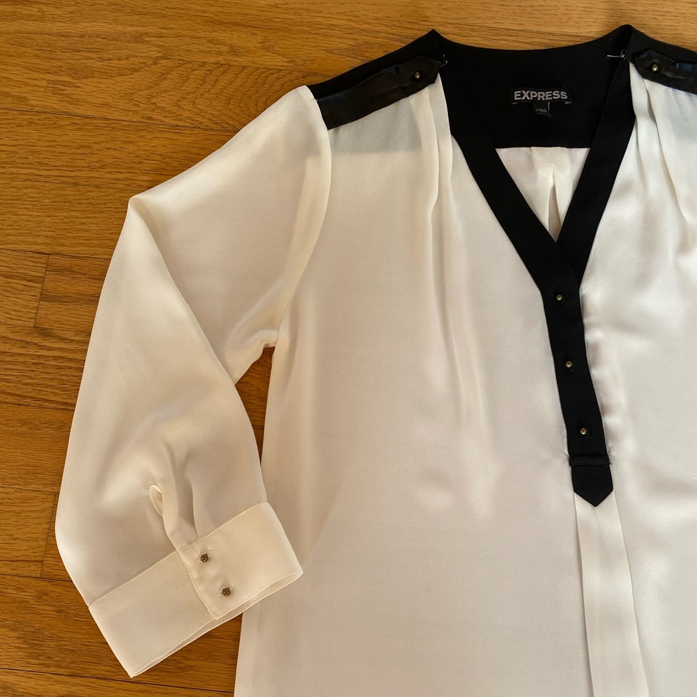 NWOT Express Long Sleeve Blouse - Picture 2 of 9